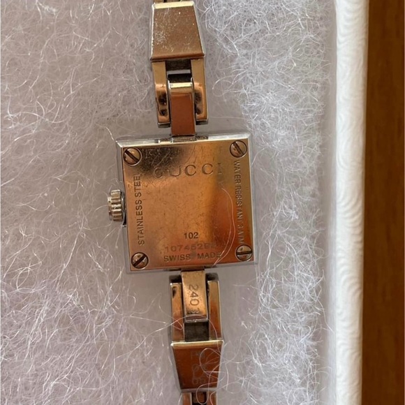 Gucci watch (pre-loved) - Picture 2 of 10